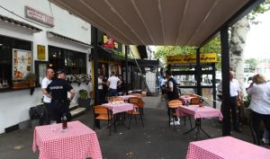 Pucnjava u Beogradu: Mladić ranjen u restoranu, velika potraga za napadačem