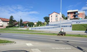 Nakon Dodika, stigla i kosilica: U toku košenje trave na Zapadnom tranzitu