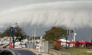 Zastrašujući prizori: Građani u strahu snimali dolazak nove superćelijske oluje VIDEO