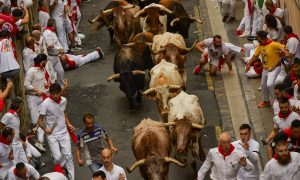 Tradicija koja još nije prekinuta: Počele trke sa bikovima u Pamploni