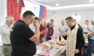 Nove generacije pozvane da čuvaju Srpsku: Veterani udruženja “Garda Panteri” proslavili Ivanjdan