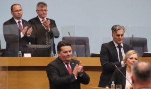 Sukob u najvišem zakonodavnom tijelu Srpske: Stevandić hoće da smijeni Bosančića?