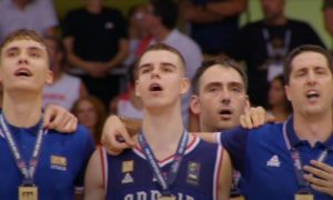 Svi se naježili: Ovako mladi košarkaši Srbije pjevaju “Bože pravde” VIDEO