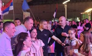 Koncert “Živjeće Srpska svoja na svome”: Dodik stigao na Trg Krajine, oduševio prisutne FOTO