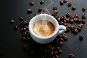 Mnogi ne mogu zamisliti dan bez kafe: Evo da li je dobra za organizam kada smo bolesni