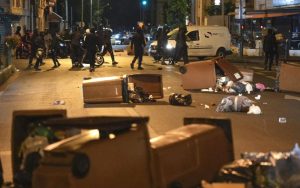 Većina i dalje vjeruje policiji: Gotovo 70 odsto Francuza protiv nasilja tokom protesta