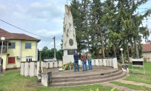 Povodom 4. jula: Položeni vijenci kod spomenika poginulim borcima u Gornjoj Slatini