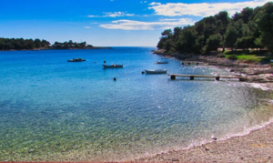 Horor na plaži! Muškarac pokušao da otme bebu od dvije godine od majke!