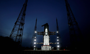 Iza sebe ostavila oblak dima i vatre! Indija lansirala letjelicu Čandrajan-3 na Mjesec