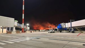 Dramatični prizori u Italiji : Jug u plamenu, sjever pogodile oluje VIDEO