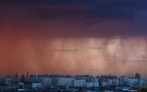 Ulice pod vodom: U Moskvi za manje od jedan sat palo više od četvrtine mjesečnih padavina VIDEO