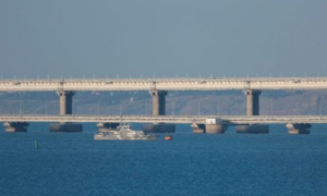 PVO oborila ukrajinske rakete: Ponovo uspostavljen saobraćaj preko Krimskog mosta