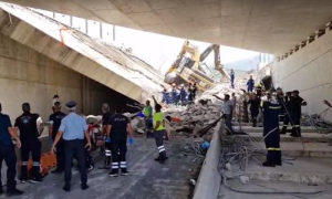 Jedna osoba poginula, osam povrijeđeno! Ekipe i dalje pretražuju ruševine mosta