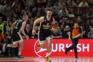 Vraća se među “zelene”: Partizan se oprostio od još jednog košarkaša