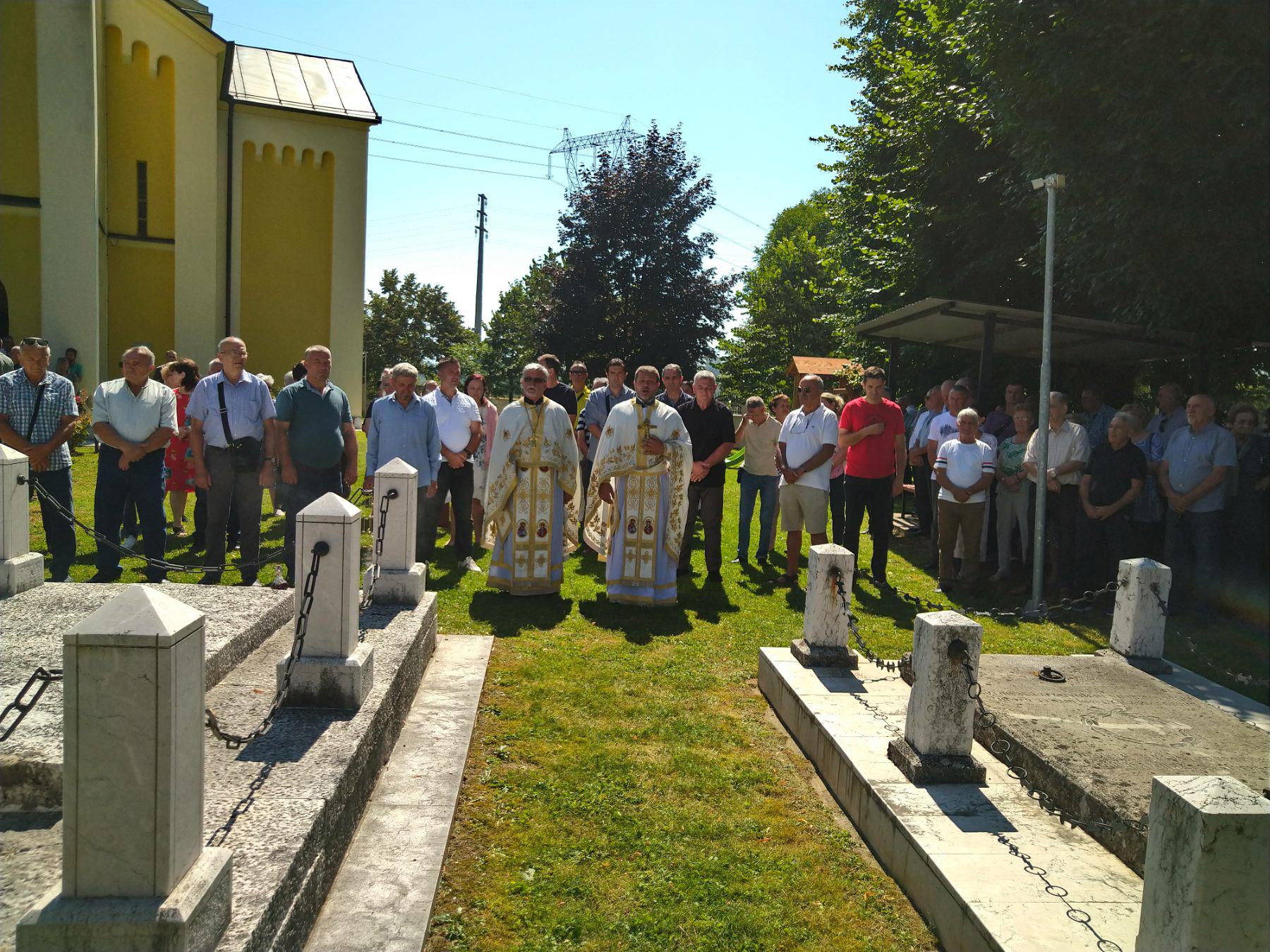 Prethodno služena liturgija: U porti hrama Svetog Save u Blažuju druženje Ilidžanaca