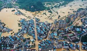 Apokaliptične scene: U Kini 33 mrtvih i 18 nestalih nakon kišnih padavina VIDEO
