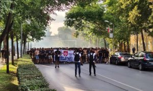 Pjesma “Lešinara” odjekuje Banjalukom: Korteo navijača krenuo prema stadionu VIDEO