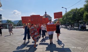 Protest civilnog sektora u Banjaluci: Sve više poziva u pomoć, zaustaviti nasilje nad ženama FOTO/VIDEO