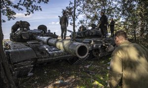 “Hvala vam na vašoj službi”: Putin odlikovao tenkovsku posadu u Kursku