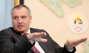 Višković poručio da borba za Srpsku i dalje traje: Oružje drugo, scenaristi isti