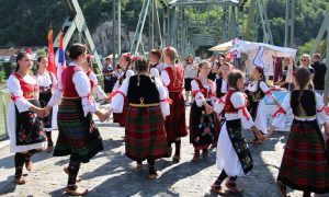 Susret predstavnika Zvornika i Malog Zvornika na mostu kralja Aleksandra: Drina nije granica