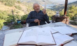 Bilježi ono što mu se svakodnevno dešava: Starac 70 godina bez prekida piše dnevnik