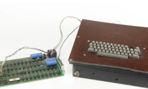 Spremite se: Appleov kompjuter iz 70-ih na aukciji – i to uskoro