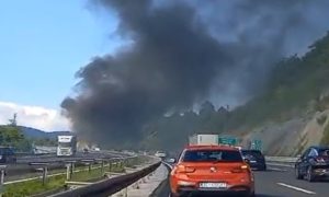 Kamion u “plamenu” napravio haos: Kolona od 13 kilometara prema Dubrovniku