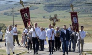 Litija u Stričićima: Služen pomen borcima i položeni vijenci FOTO