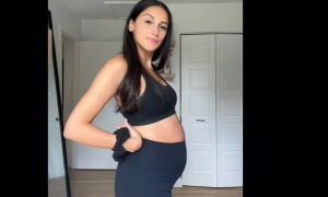 Ne, nije uvijek lako… Mama pokazala stomak dva dana nakon porođaja VIDEO
