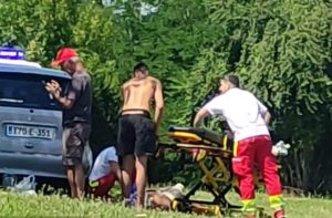 Dvije osobe povrijeđene: Automobil ih “pokosio” dok su se sunčali