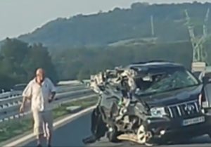 Težak udes na auto-putu: Putničko vozilo se sudarilo se teretnim VIDEO
