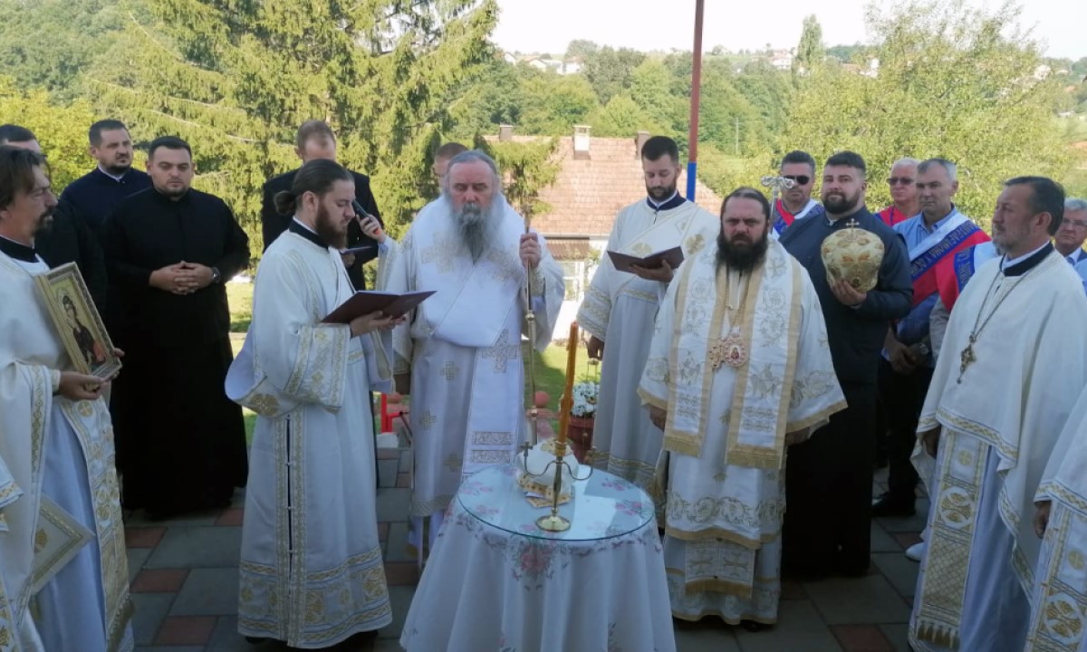 Episkopi Fotije i Heruvim osveštali obnovljeni hram u Osinji: Ne može čovjek ništa sam bez bližnjih svojih