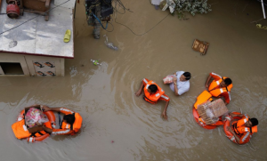Stradalo najmanje 20 ljudi: U Pekingu najobilnije kiše u posljednjih 140 godina
