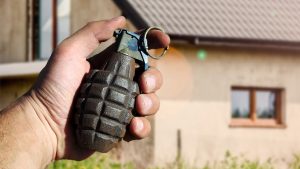 Pijan prijetio da će baciti bombu: Policija prilikom hapšenja pronašla i municiju