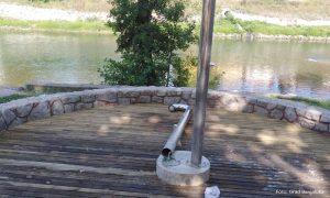 Oštećeni tuševi: Novouređena oaza uz Vrbas između Zelenog i Gradskog mosta na meti vandala