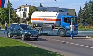 Na kružnom toku udes: Nezgoda kod Lesnine u Banjaluci