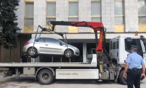 Reagovala policija: Pauk odvezao Vukanovićev automobil VIDEO
