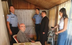 Žive u teškim uslovima: Banjalučki policajci skupili pomoć za porodicu Malčić FOTO