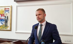 Stanivuković ostaje pri ranijim tvrdnjama o slučaju “Kiseonik”: Grubo kršenje zakona