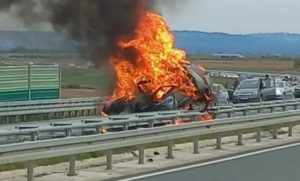 Epilog stravične saobraćajke: Vozač “fijata” izgorio u automobilu VIDEO