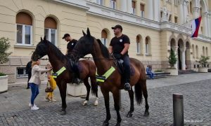 Uvijek izazovu pažnju: Ovo su policajci s kojima se Banjalučani rado fotografišu FOTO/VIDEO