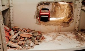Istraga obijanja depoa Višeg suda: Neki od kopača pobjegli autobusom u Sarajevo
