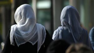 Pravila škola u Francuskoj: Poslale kući djevojčice koje su nosile abaju