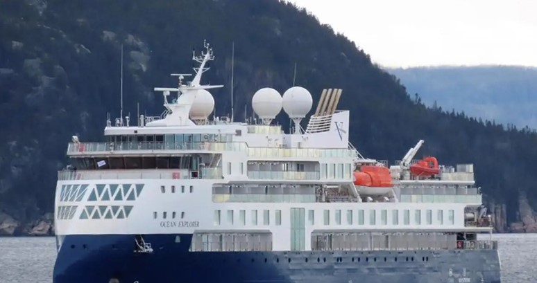 Nekoliko putnika u izolaciji: Luksuzni brod sa 206 ljudi danima nasukan na sjeveroistoku Grenlanda