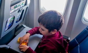 (Ne)moguća misija! Stjuard savjetuje kako spriječiti dječje izlive bijesa u avionu