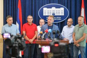 Stanivuković sa prevoznicima: I u septembru će se nastaviti izdavanje mjesečnih karata po povlaštenim cijenama