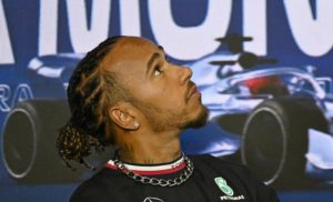 Hamilton: F1 mora da uradi više u borbi protiv diskriminacije