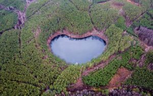 Netaknuta priroda: Prvi put snimljena prelijepa skrivena jezera Islanda VIDEO