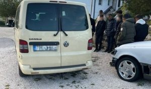 GP BiH kontrolisala kombi: Spriječeno krijumčarenje 16 stranih državljana